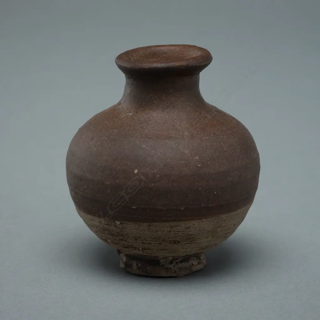 Stoneware jarlet – Sawankhalok - c.15thC, Image 1++